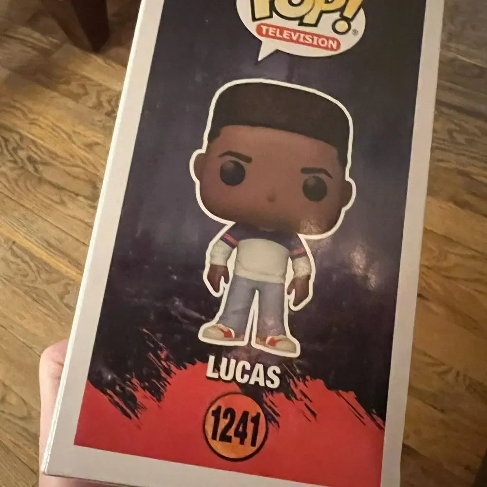 Funko Pop Stranger Thingsngs Vinyl Figure LUCAS SINCLAIR - Picture 7 of 10